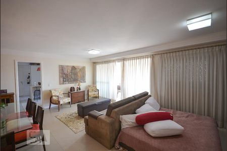 Sala de apartamento à venda com 3 quartos, 141m² em Vila Gumercindo, São Paulo