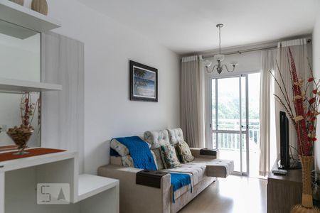 Apartamento para alugar com 83m², 3 quartos e 1 vaga Apartamento para alugar com 83m², 3 quartos e 1 vagaSala