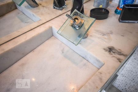 Apartamento à venda com 69m², 2 quartos e 2 vagasPia do banheiro