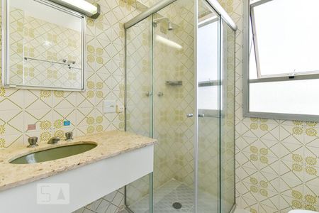 Banheiro de apartamento para alugar com 1 quarto, 45m² em Vila Buarque, São Paulo