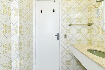 Banheiro de apartamento para alugar com 1 quarto, 45m² em Vila Buarque, São Paulo