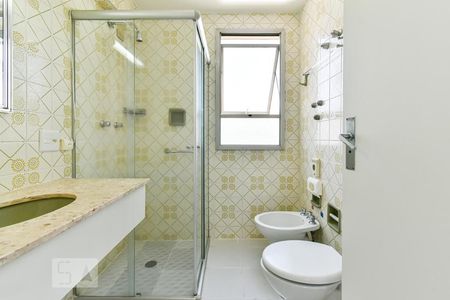 Banheiro de apartamento para alugar com 1 quarto, 45m² em Vila Buarque, São Paulo