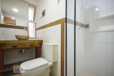Apartamento à venda com 75m², 2 quartos e 1 vaga Apartamento à venda com 75m², 2 quartos e 1 vagaBanheiro