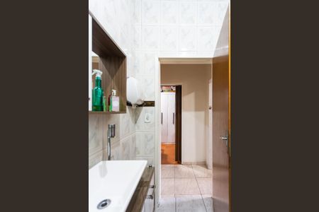 Casa à venda com 65m², 3 quartos e 2 vagasBanheiro 