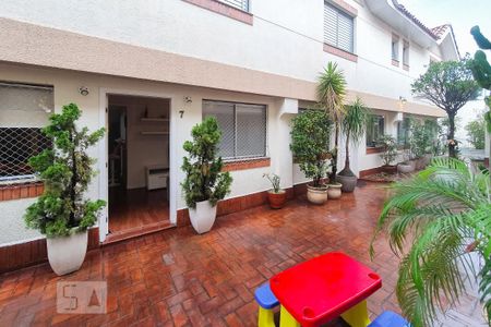 Casa de condomínio à venda com 124m², 2 quartos e 2 vagas Casa de condomínio à venda com 124m², 2 quartos e 2 vagasFachada casa