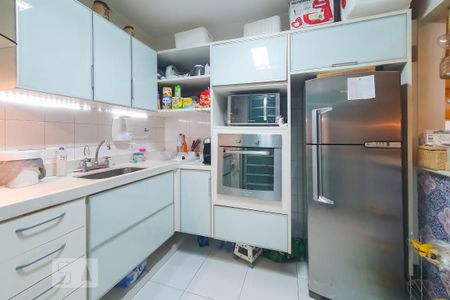 Casa de condomínio à venda com 124m², 2 quartos e 2 vagas Casa de condomínio à venda com 124m², 2 quartos e 2 vagasCozinha