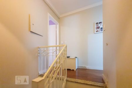 Casa de condomínio à venda com 124m², 2 quartos e 2 vagas Casa de condomínio à venda com 124m², 2 quartos e 2 vagasEscada / Corredor