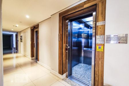 Apartamento à venda com 67m², 1 quarto e 1 vagaÁrea Comum - Hall Elevador