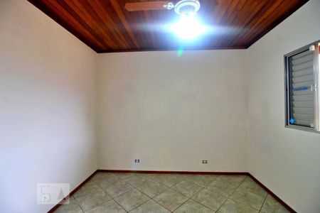 Casa à venda com 87m², 2 quartos e 3 vagasQuarto 2