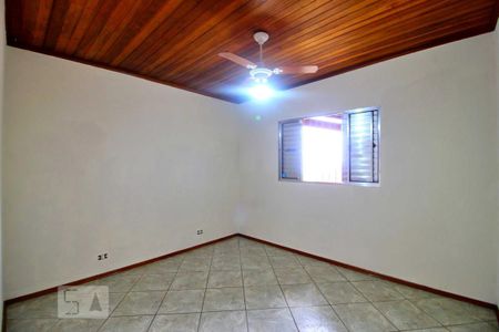 Casa à venda com 87m², 2 quartos e 3 vagasQuarto 2