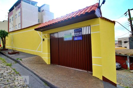 Casa à venda com 87m², 2 quartos e 3 vagasFachada