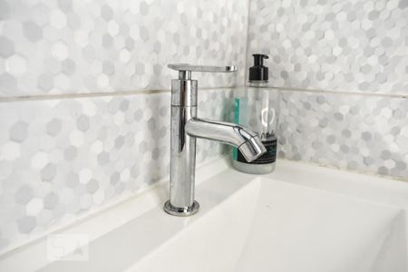 Casa à venda com 77m², 2 quartos e 2 vagas Casa à venda com 77m², 2 quartos e 2 vagasBanheiro - Torneira