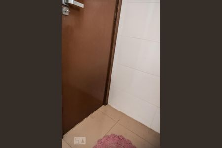 Casa à venda com 77m², 2 quartos e 2 vagas Casa à venda com 77m², 2 quartos e 2 vagasBanheiro