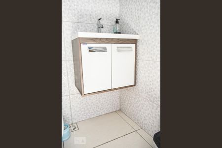 Casa à venda com 77m², 2 quartos e 2 vagas Casa à venda com 77m², 2 quartos e 2 vagasBanheiro 2