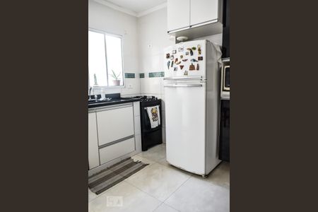 Casa à venda com 77m², 2 quartos e 2 vagas Casa à venda com 77m², 2 quartos e 2 vagasCozinha