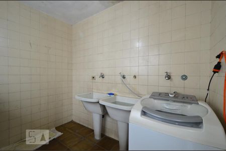 Casa à venda com 153m², 3 quartos e 2 vagasÁrea de Serviço