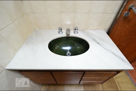 Casa à venda com 153m², 3 quartos e 2 vagasBanheiro da Suíte