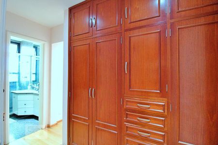 Apartamento à venda com 337m², 4 quartos e 6 vagasSuíte 4