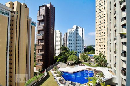 Apartamento à venda com 337m², 4 quartos e 6 vagasVista da Suíte 1