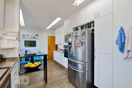 Apartamento à venda com 337m², 4 quartos e 6 vagasCozinha