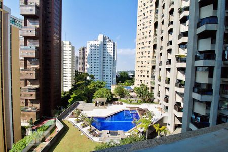 Apartamento à venda com 337m², 4 quartos e 6 vagasVista da Suíte 2