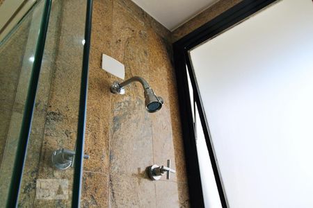 Apartamento à venda com 337m², 4 quartos e 6 vagasBanheiro da Suíte 2