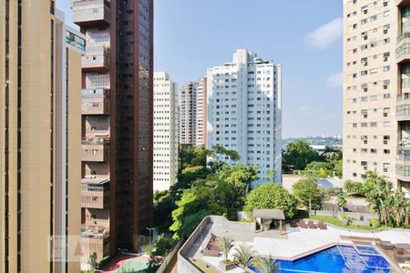 Apartamento à venda com 337m², 4 quartos e 6 vagasVista da Suíte 3