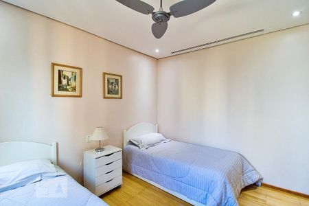 Apartamento à venda com 337m², 4 quartos e 6 vagasSuíte 2