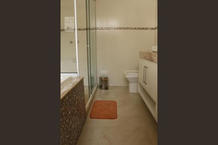 Casa para alugar com 180m², 3 quartos e 3 vagasBanheiro da Suíte