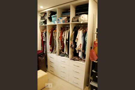 Casa para alugar com 180m², 3 quartos e 3 vagasCloset