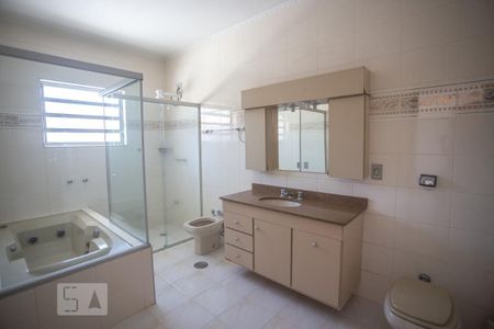 Casa à venda com 398m², 3 quartos e 8 vagasBanheiro suíte