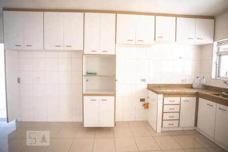 Casa à venda com 398m², 3 quartos e 8 vagasArmário