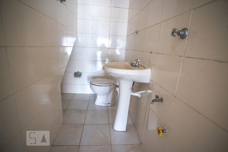 Casa à venda com 398m², 3 quartos e 8 vagasBanheiro de serviço
