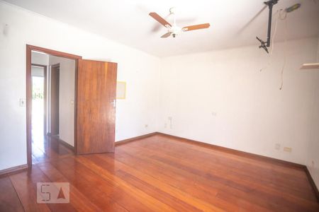 Casa à venda com 398m², 3 quartos e 8 vagasSuíte