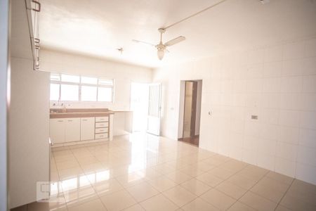 Casa à venda com 398m², 3 quartos e 8 vagasCozinha