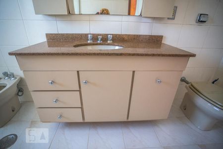 Casa à venda com 398m², 3 quartos e 8 vagasArmário