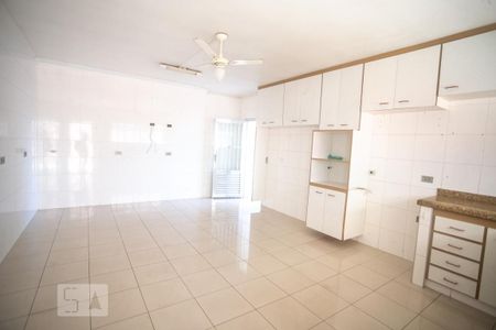 Casa à venda com 398m², 3 quartos e 8 vagasCozinha