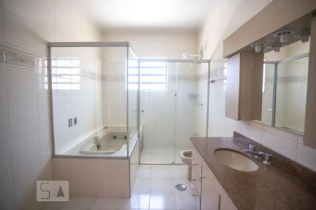 Casa à venda com 398m², 3 quartos e 8 vagasBanheiro suíte