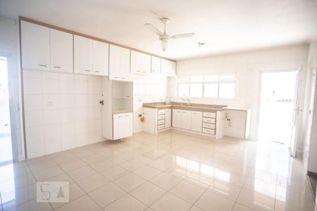 Casa à venda com 398m², 3 quartos e 8 vagasCozinha