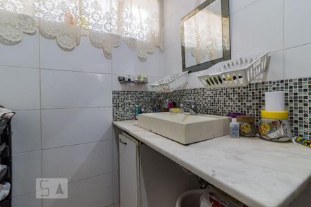 Casa à venda com 200m², 4 quartos e 4 vagasBanheiro Social