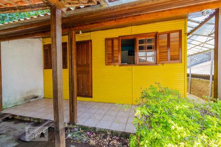 Casa à venda com 290m², 2 quartos e 2 vagas Casa à venda com 290m², 2 quartos e 2 vagasFachada