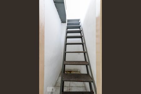 Casa para alugar com 60m², 1 quarto e sem vaga Casa para alugar com 60m², 1 quarto e sem vagaEscada Área de Serviço