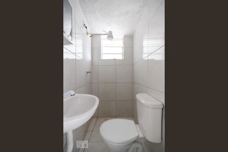 Casa para alugar com 60m², 1 quarto e sem vaga Casa para alugar com 60m², 1 quarto e sem vagaBanheiro