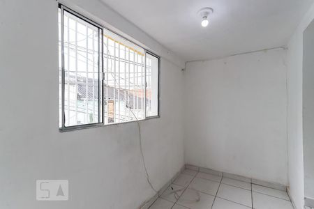 Quarto de casa para alugar com 1 quarto, 60m² em Parque Casa de Pedra, São Paulo