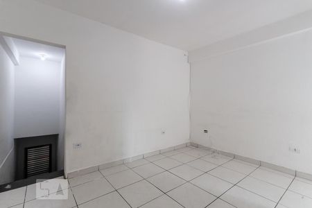 Sala de casa para alugar com 1 quarto, 60m² em Parque Casa de Pedra, São Paulo