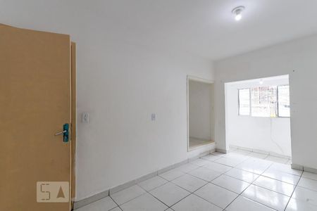 Quarto de casa para alugar com 1 quarto, 60m² em Parque Casa de Pedra, São Paulo