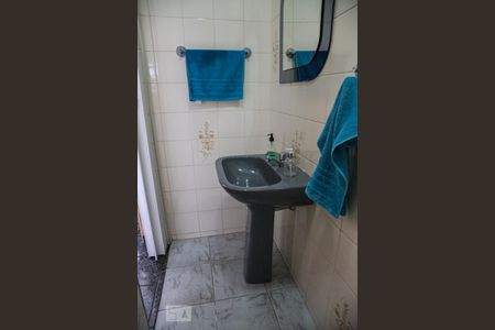 Casa à venda com 170m², 4 quartos e 2 vagas Casa à venda com 170m², 4 quartos e 2 vagasLavabo