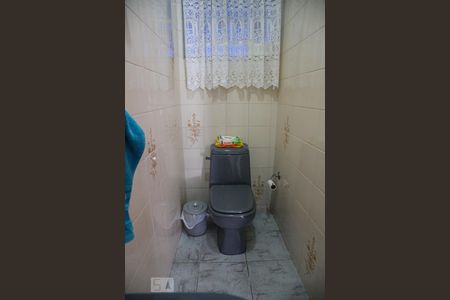 Casa à venda com 170m², 4 quartos e 2 vagas Casa à venda com 170m², 4 quartos e 2 vagasLavabo