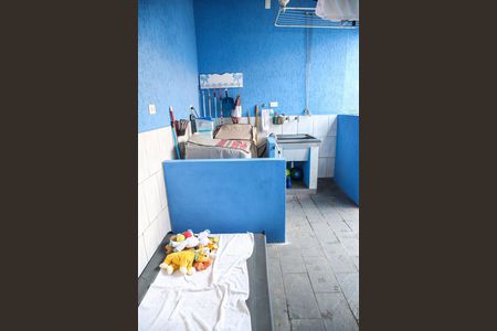 Casa à venda com 170m², 4 quartos e 2 vagas Casa à venda com 170m², 4 quartos e 2 vagasLavanderia