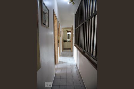 Corredor de casa à venda com 4 quartos, 170m² em Santa Paula, São Caetano do Sul